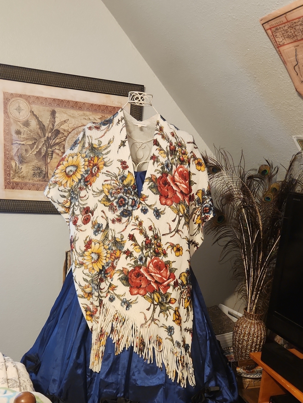 Anthropologie-Floral Fringe Women's Shawl Top - Cream with Red & Yellow Flowers